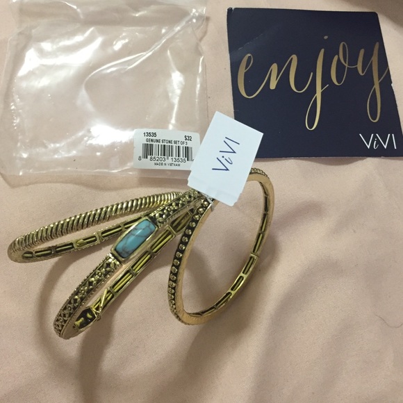NEW Vivi genuine stone bracelet goldtone