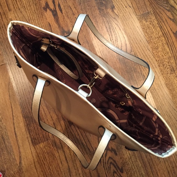 Handbag - Picture 2 of 4