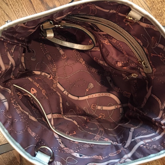 Handbag - Picture 3 of 4