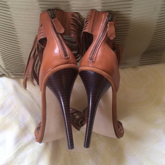 Fringe heels - Picture 4 of 4