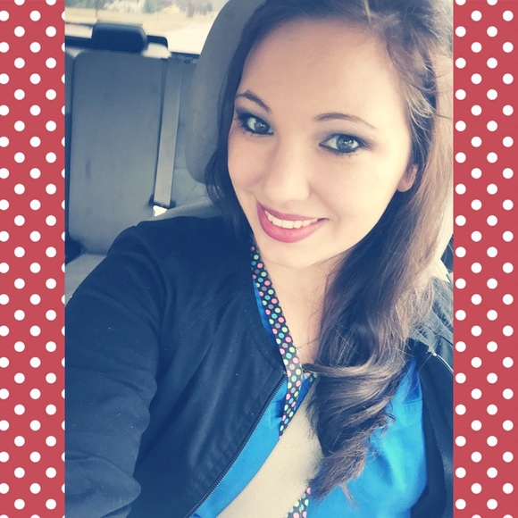 Meet your Posher, Whitney