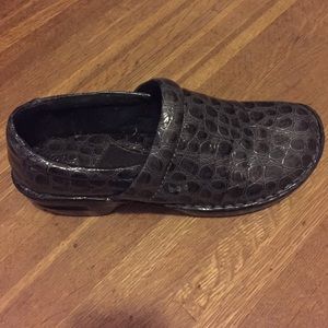 boc grey crocodile like shoes