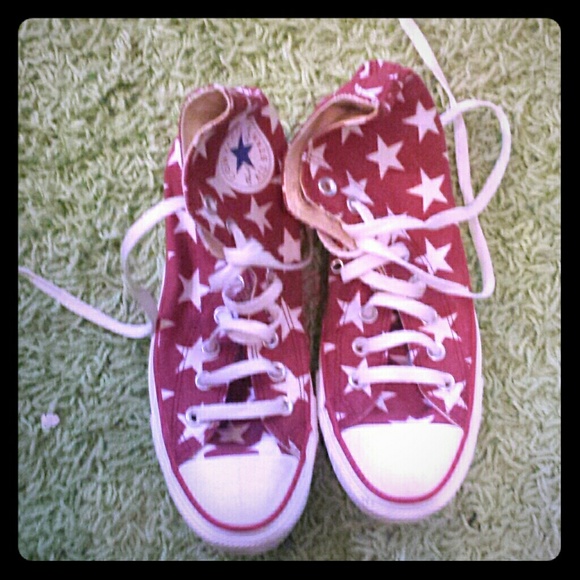 Converses - Picture 1 of 3
