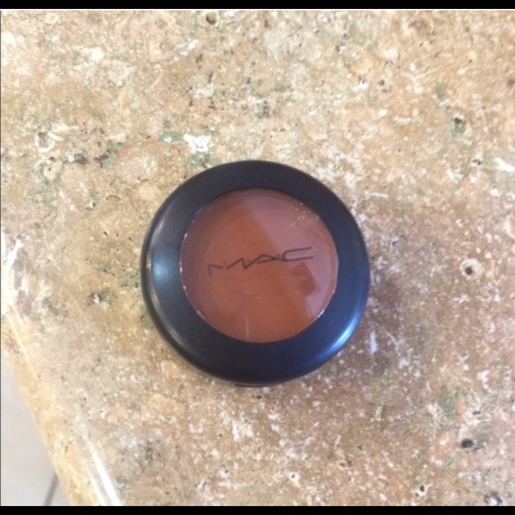 Mac NW 45 concealer