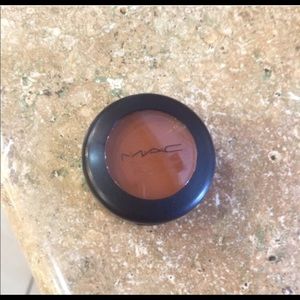Mac NW 45 concealer