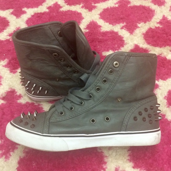 💥SPIKED HIGH TOPS💥 - Picture 1 of 3