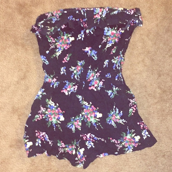 Floral romper with ruffles