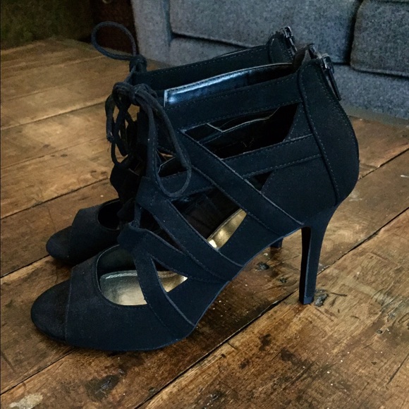 Black Heels size 8 NEW