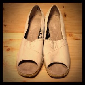 Eggshell canvas & twine heel open toe wedges