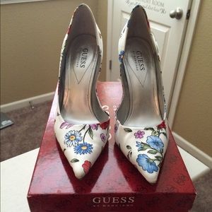 GUESS by MARCIANO GWCARRIE2