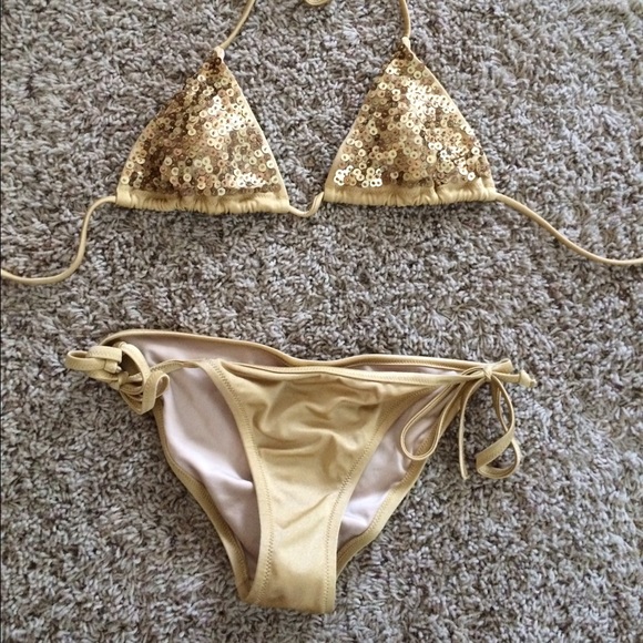 2 swim suits