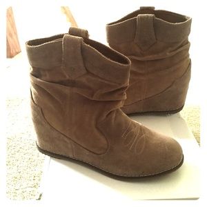 ALDO Colibasi wedge boots