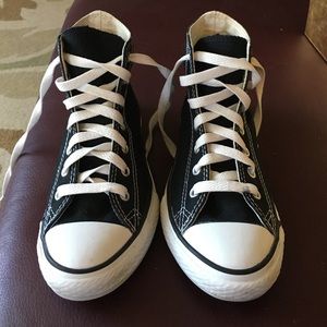 Black high top converse!