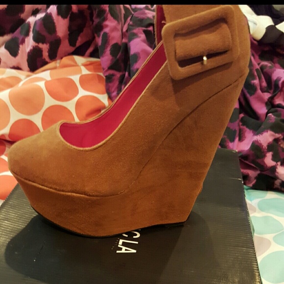 Platform wedge