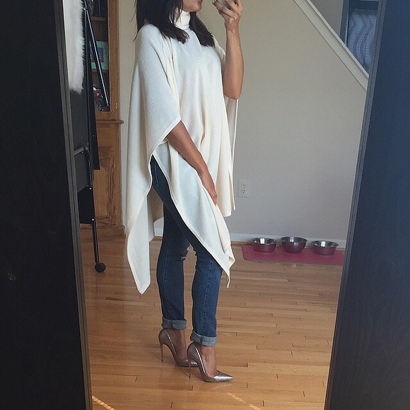 SOLD❌Apricot turtleneck shawl - Picture 2 of 4
