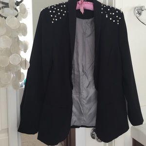 Studded shoulder blazer