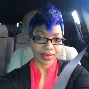 Meet your Posher, Eva