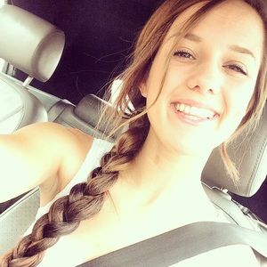 Meet your Posher, Hailey