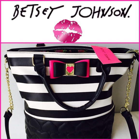 Betsey Johnson Handbags - NWT Price cut!!💕Stylish Betsey Johnson Tote!💕