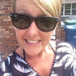 Meet your Posher, Candace