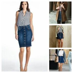 NWT Button up front Jean Skirt Size Small.
