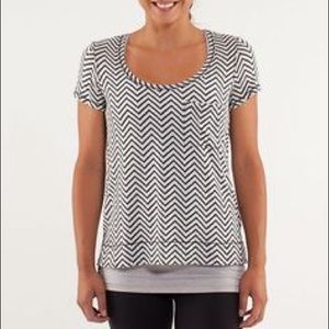 Lululemon perfect layer chevron tee