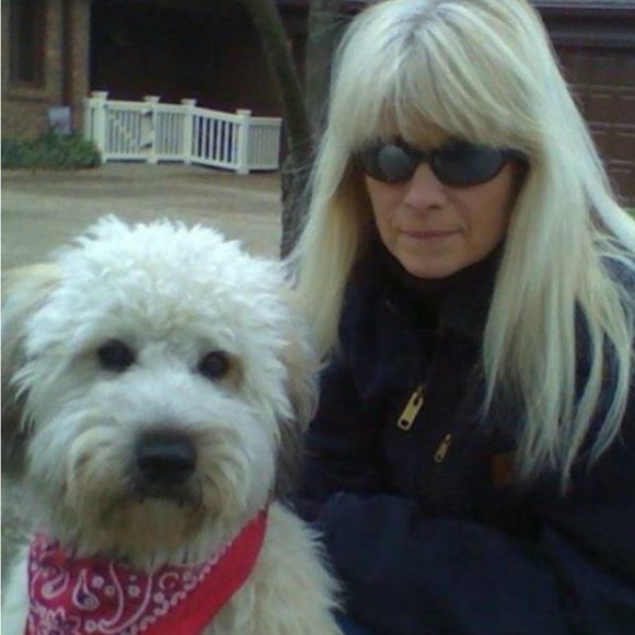 Meet your Posher, Debbie - Picture 2 of 2