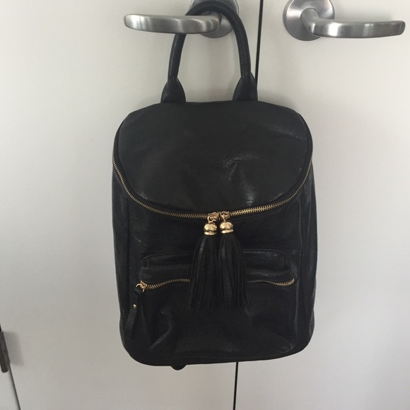 Deena & Ozzy Handbags - faux leather backpack from urban outfitters