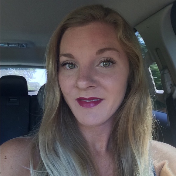 Meet your Posher, Jasmine