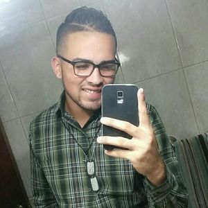 Meet your Posher, Ian omar