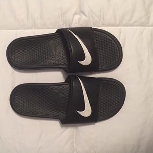 Nike slides