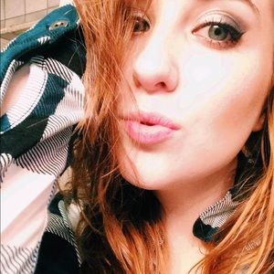 Meet your Posher, Kendra