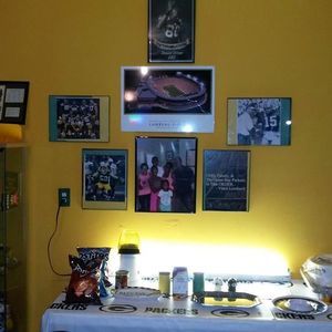 Meet your Posher, Derrick