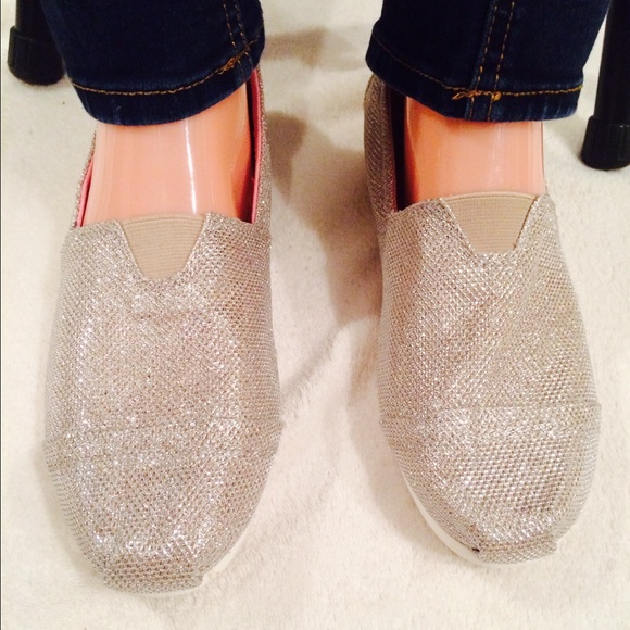 NWOT -Shiny Silver Canvas Shoes - Picture 4 of 4