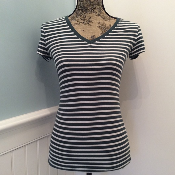 Wet Seal tee shirt