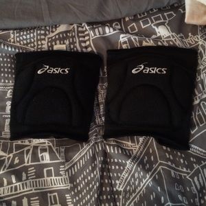 Asics volleyball pads