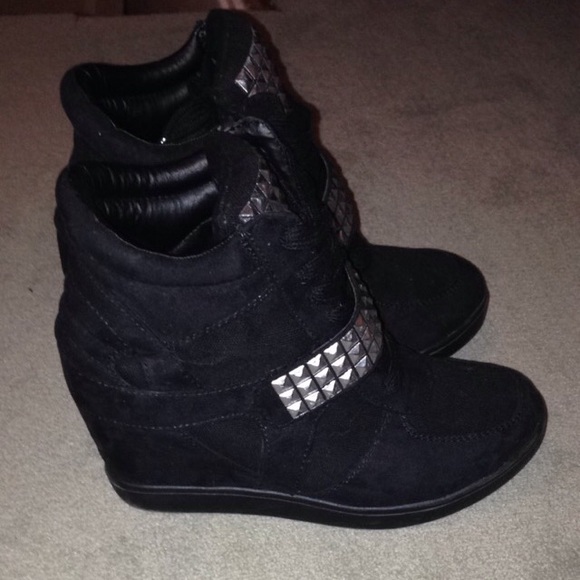 Wedge sneakers