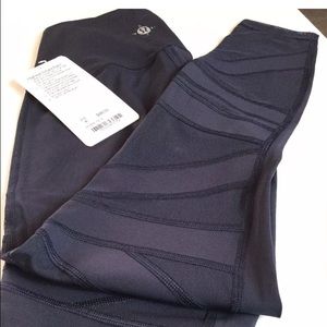 Lululemon high times mesh in naval blue