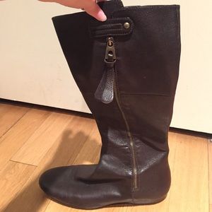 Enzo Angiolini size 9 brown leather zip up boots