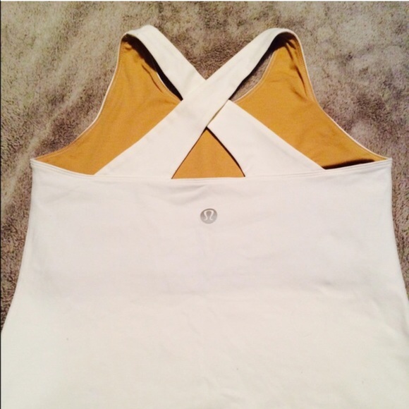 Lululemon racer back top with built in bra