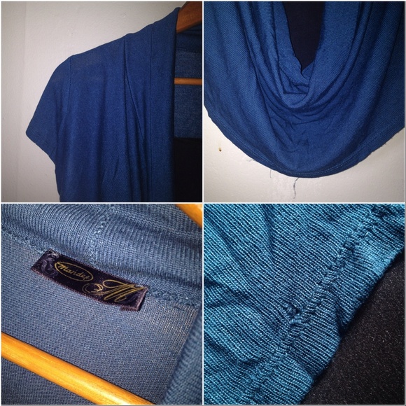 SOLD! MANDEE Teal Plunging Short Slv Top - Picture 2 of 2