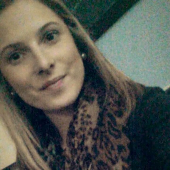 Meet your Posher, Caroline