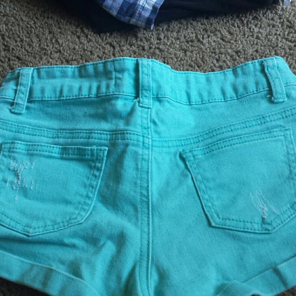 Shorts - Picture 2 of 4