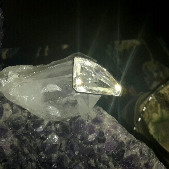 Crystal quartz fancy cut hammered silver ring