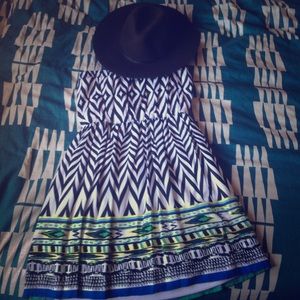 Patterned strapless dress