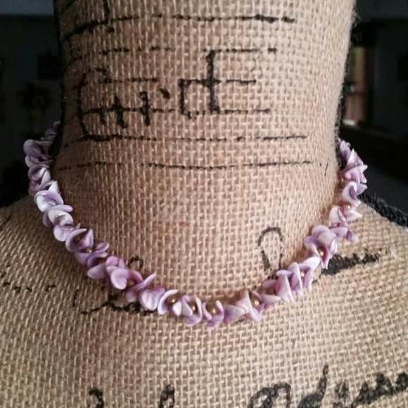 Purple flower design necklace