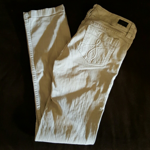 SOLD. Juicy Couture skinny jeans