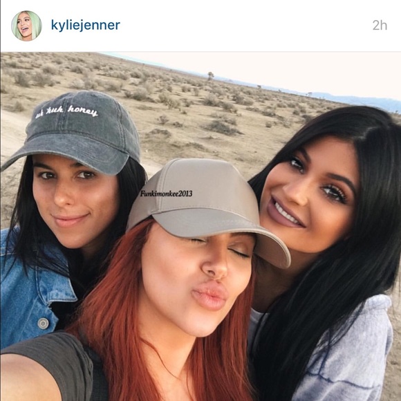 Brandy Melville Accessories - Brandy Melville black wash uh huh honey cap