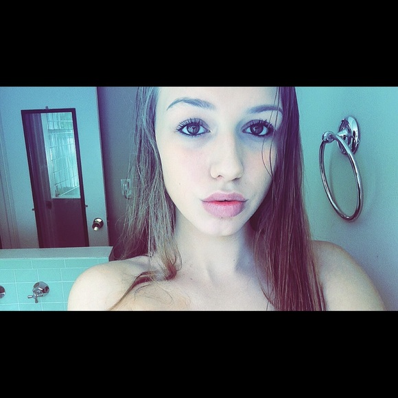 Meet your Posher, Taylor - Picture 1 of 1