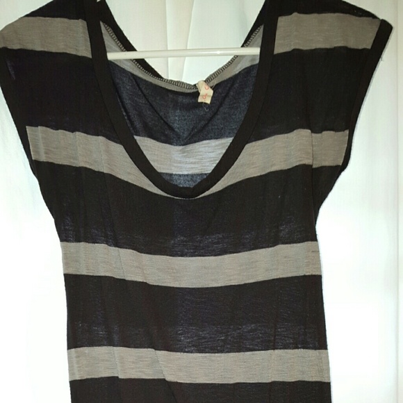 Top - Picture 2 of 2